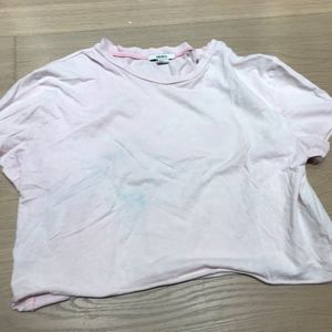 pink cropped t-shirt